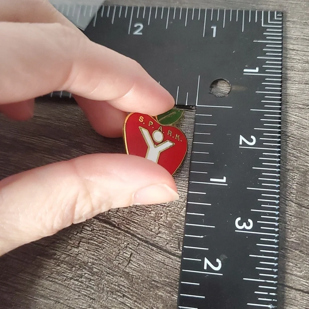 Red SPARK Apple‎ Pin B448